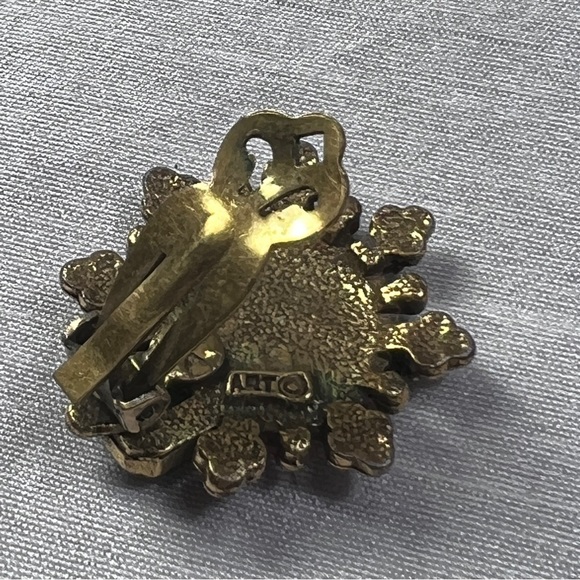 Arthur Pepper SINGLE clip-on earring - Picture 6 of 7